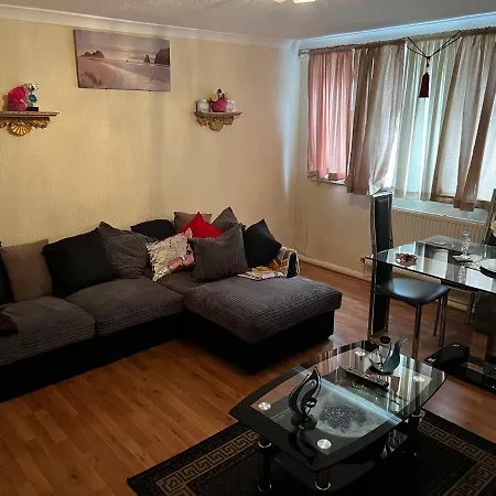 Stunning Two Bedroom With Free Wi-fi And Parking Brentry Homes דירה בריסטול